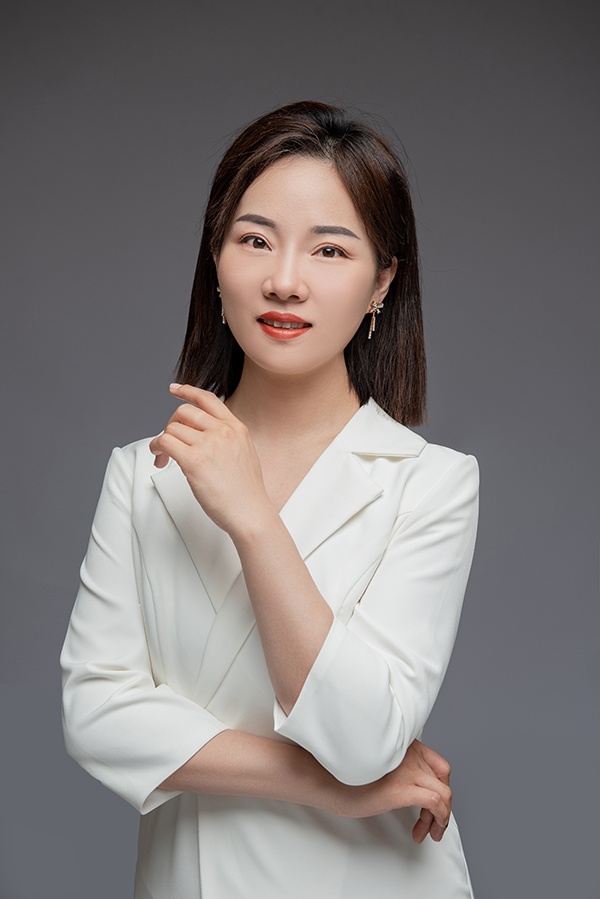 客户经理：王微